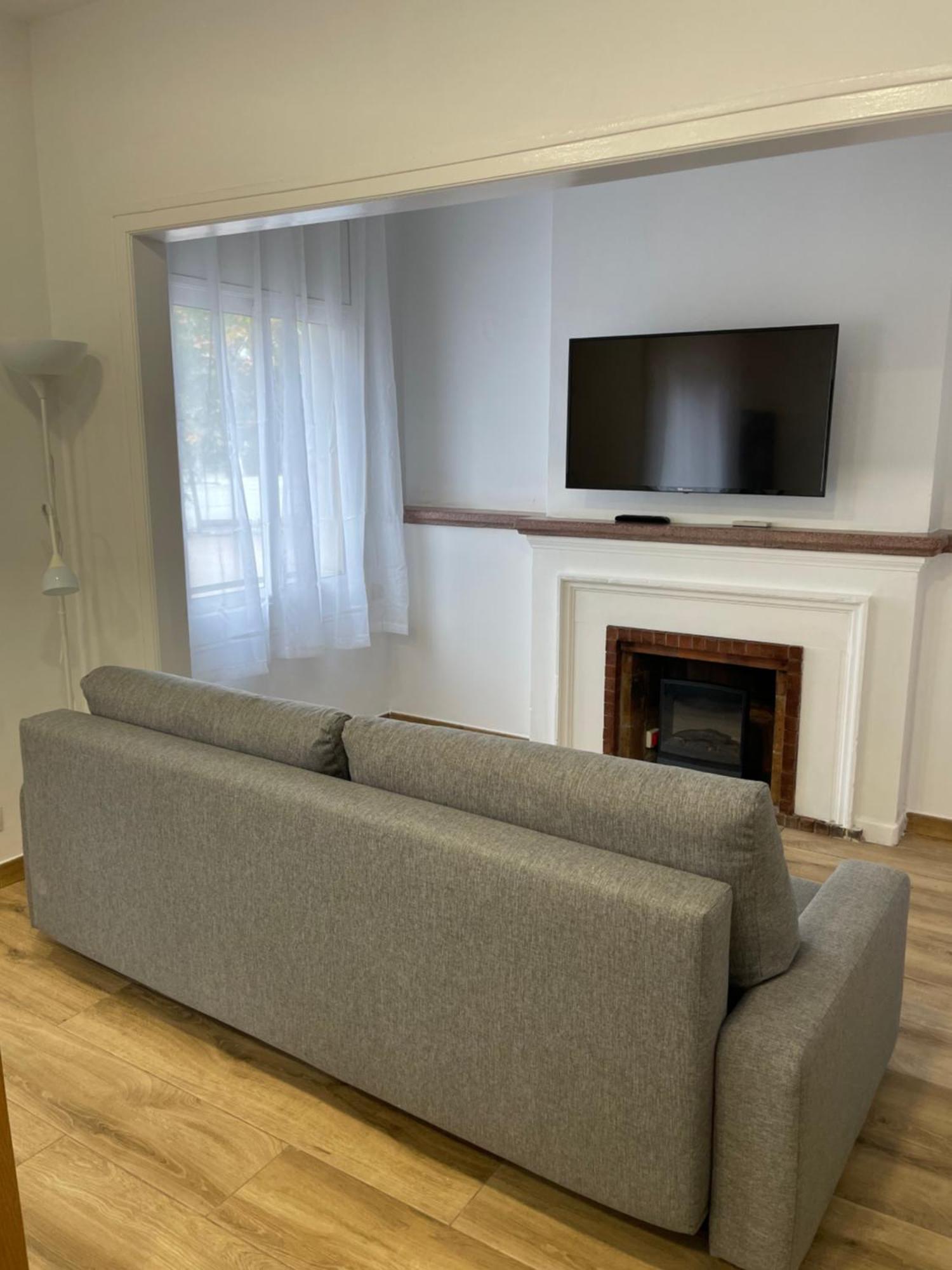 Apartamentos Tarradellas Sants Estacio Barcelona Kültér fotó