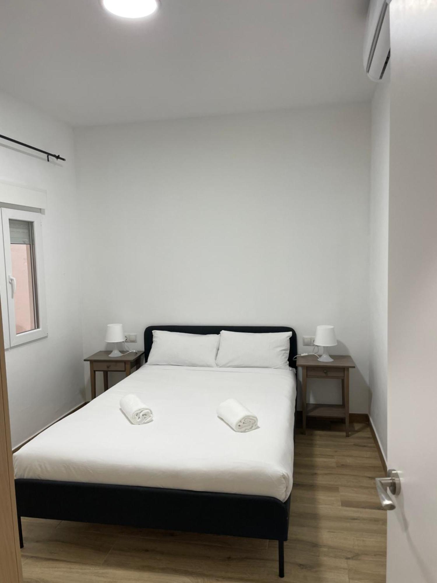 Apartamentos Tarradellas Sants Estacio Barcelona Kültér fotó