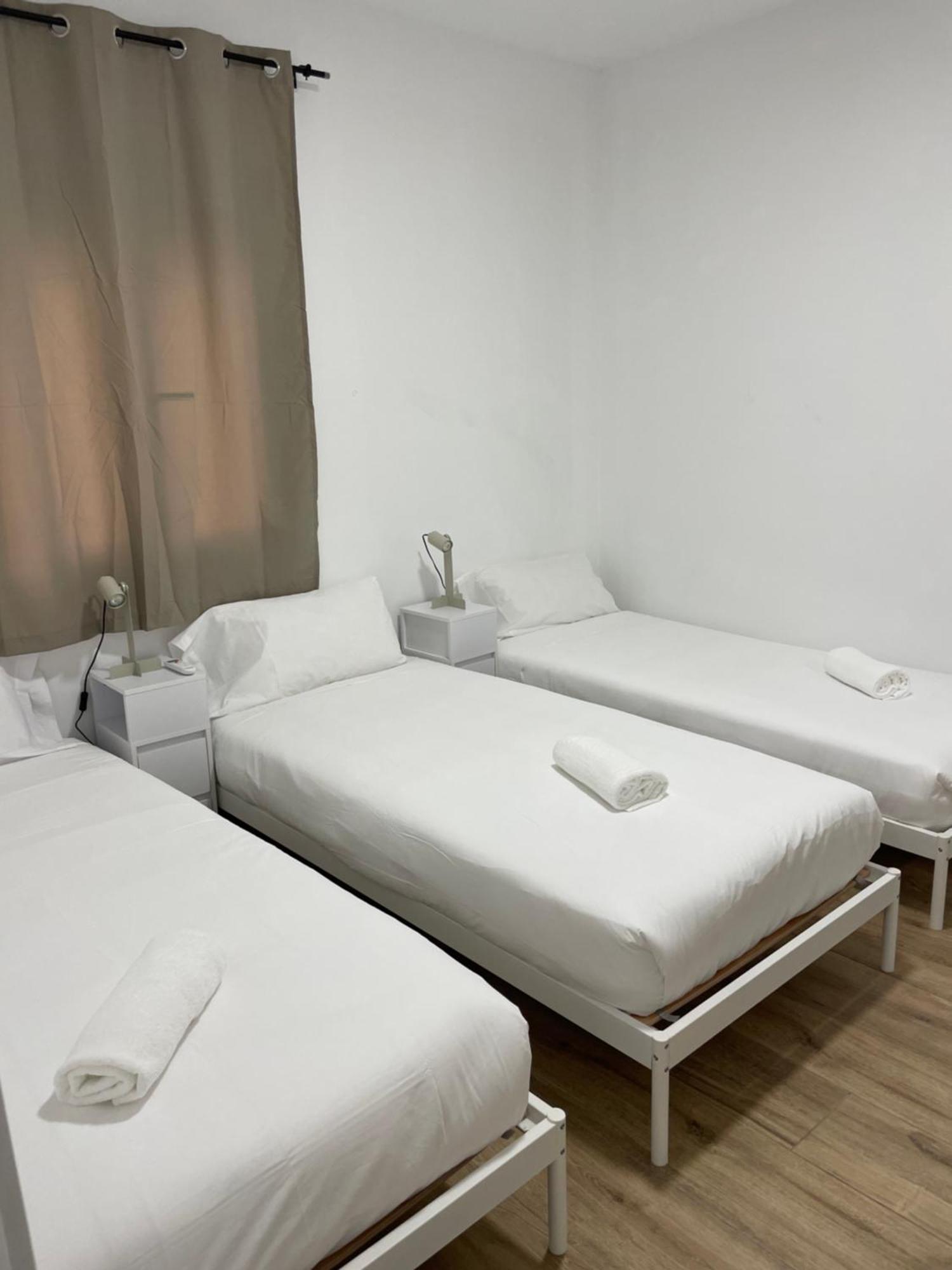 Apartamentos Tarradellas Sants Estacio Barcelona Kültér fotó