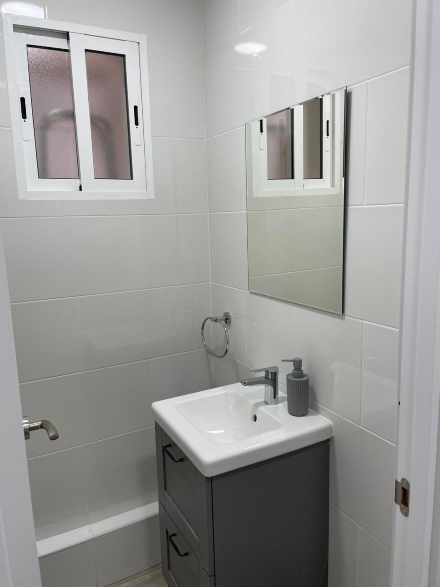 Apartamentos Tarradellas Sants Estacio Barcelona Kültér fotó