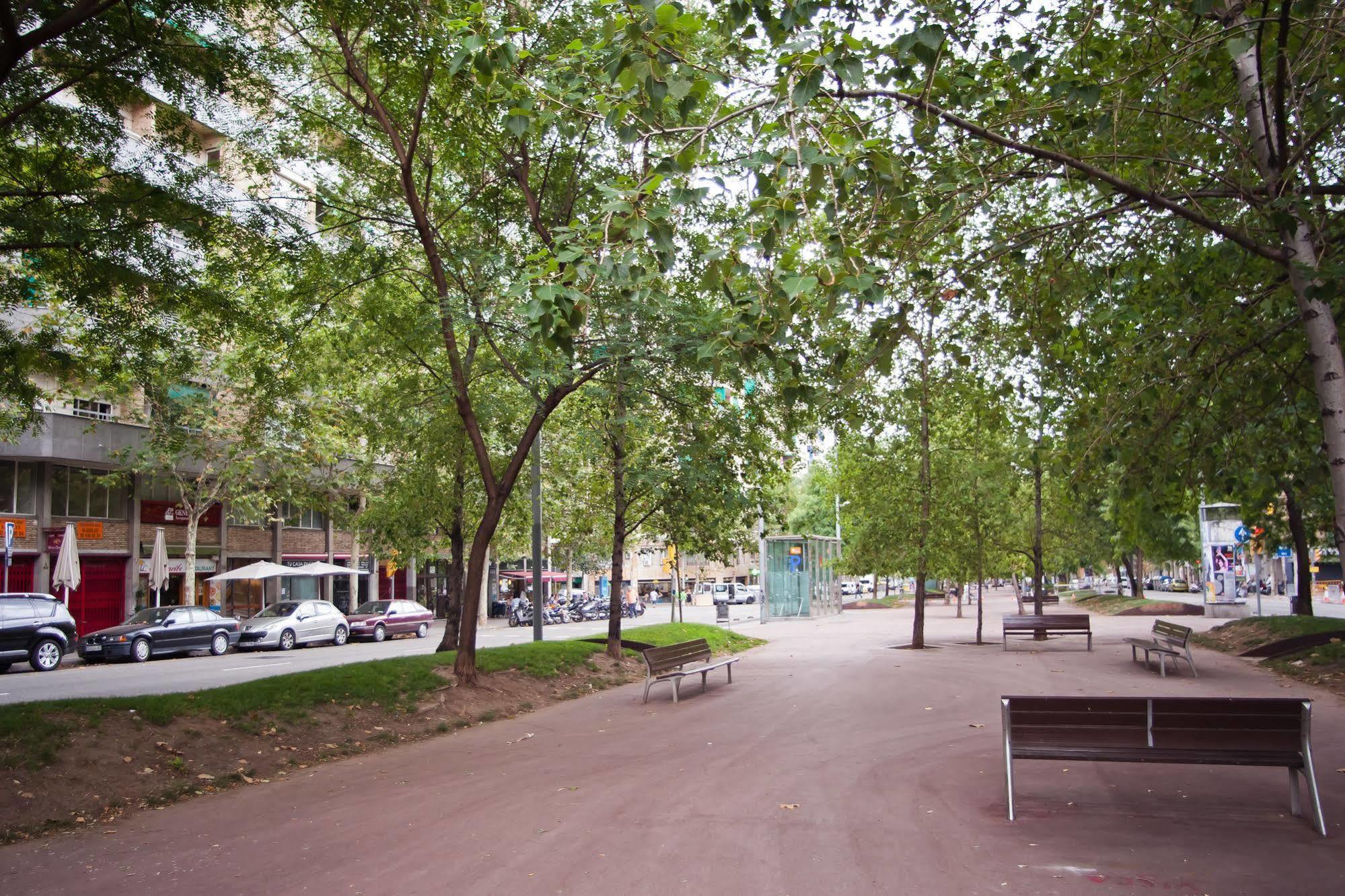 Apartamentos Tarradellas Sants Estacio Barcelona Kültér fotó