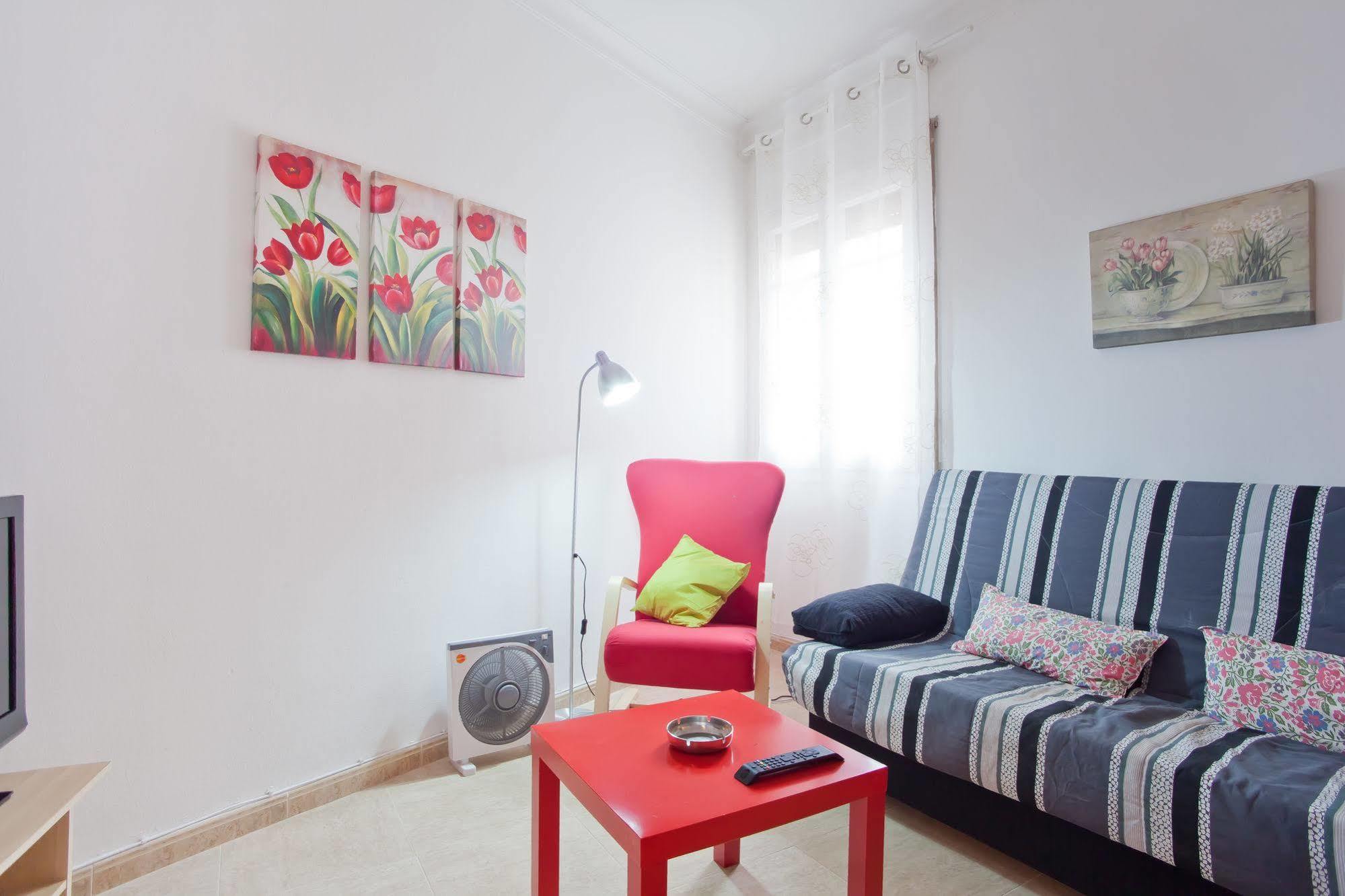 Apartamentos Tarradellas Sants Estacio Barcelona Kültér fotó