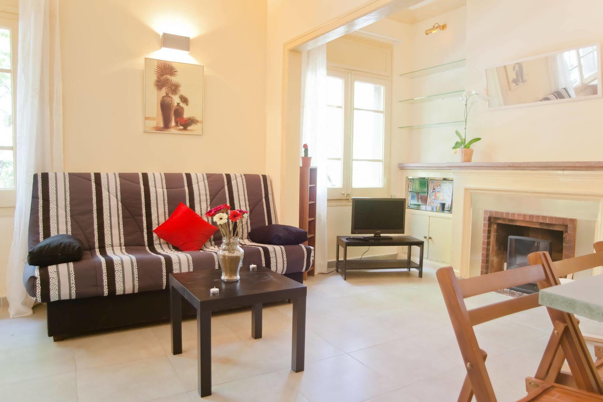Apartamentos Tarradellas Sants Estacio Barcelona Kültér fotó
