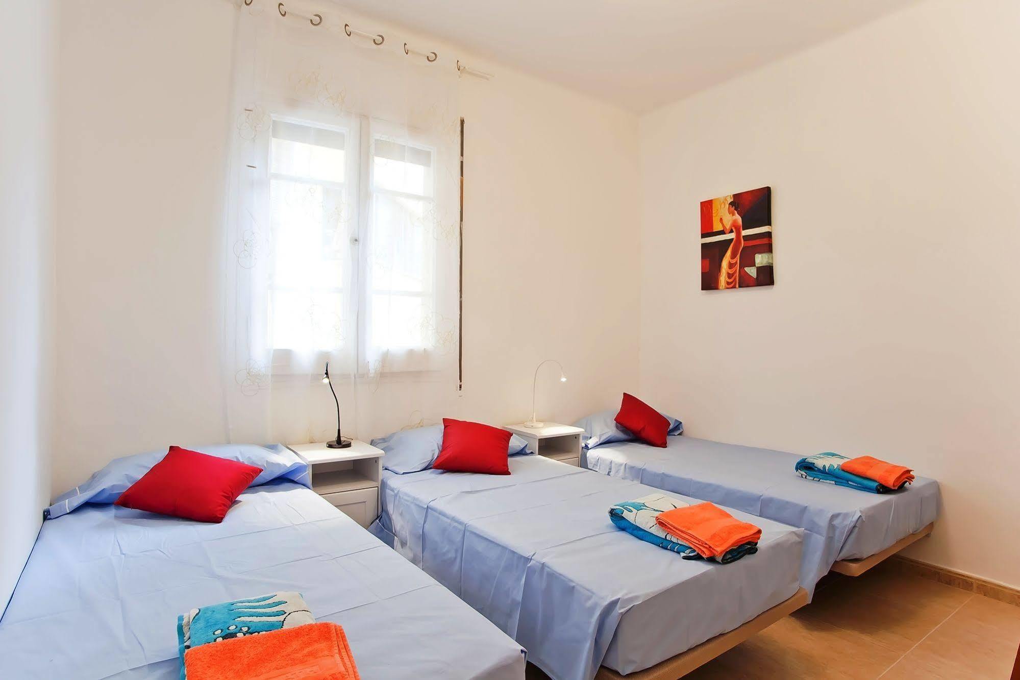Apartamentos Tarradellas Sants Estacio Barcelona Kültér fotó