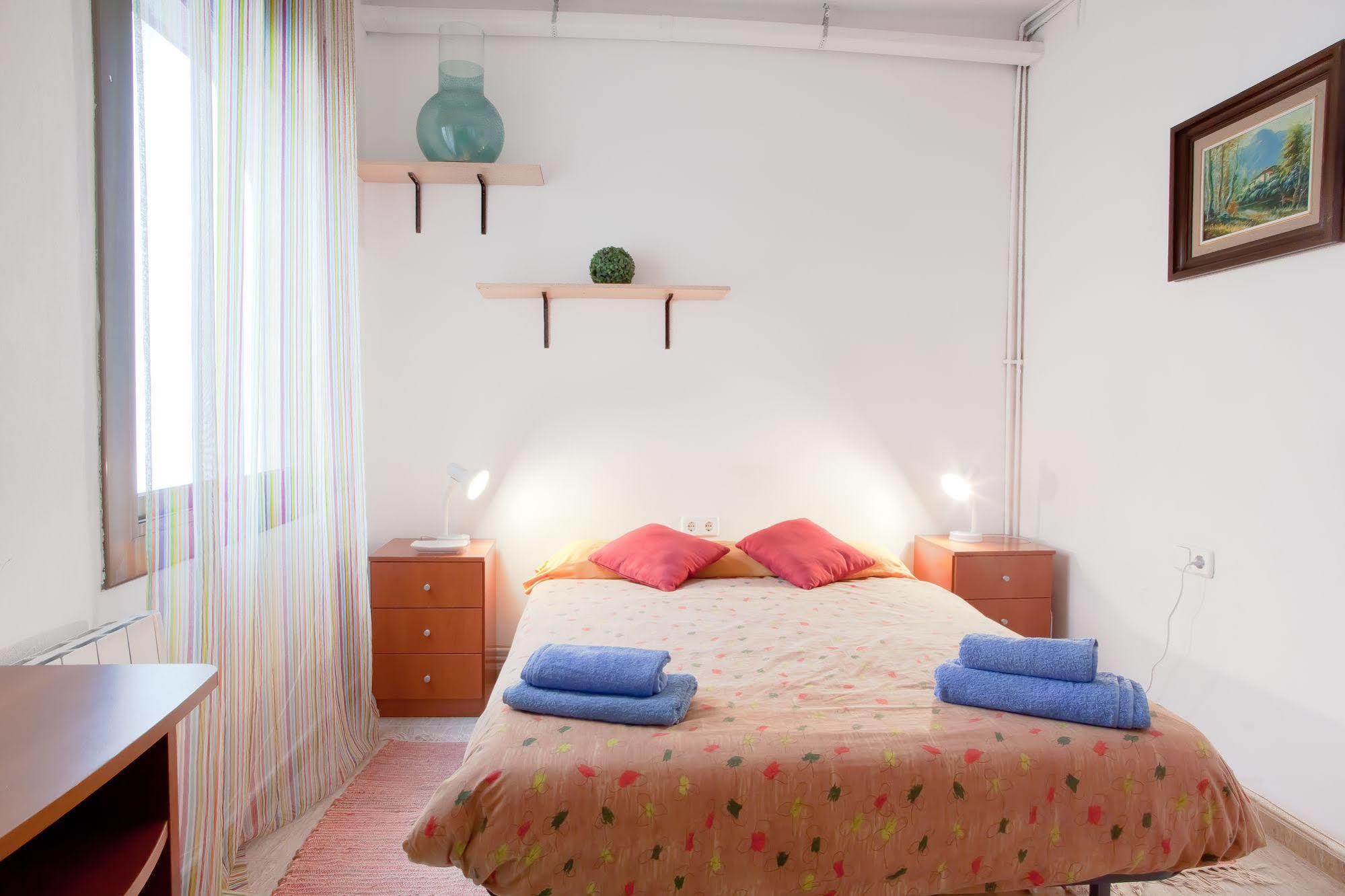 Apartamentos Tarradellas Sants Estacio Barcelona Kültér fotó
