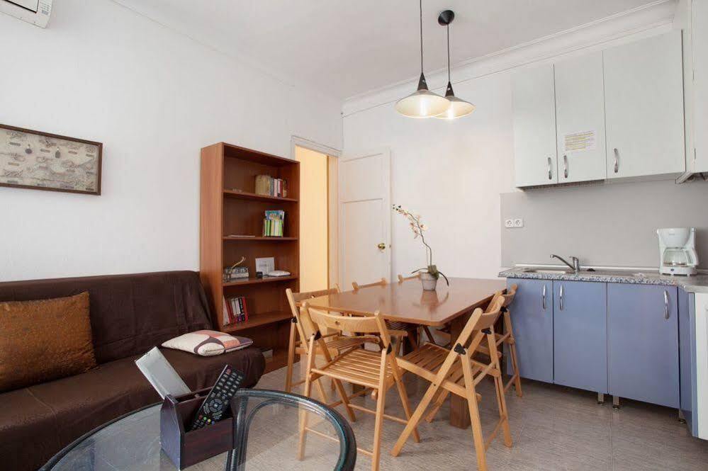 Apartamentos Tarradellas Sants Estacio Barcelona Kültér fotó
